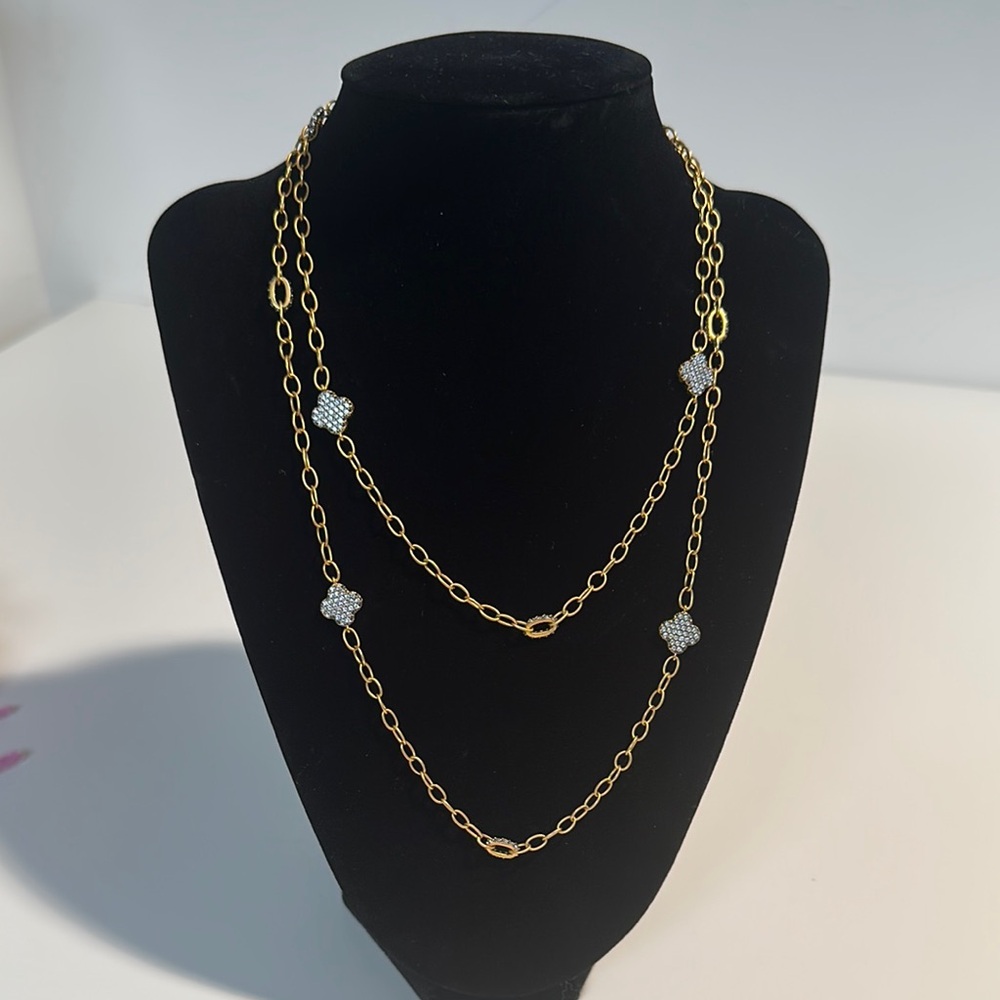 Gold clover leaf necklace